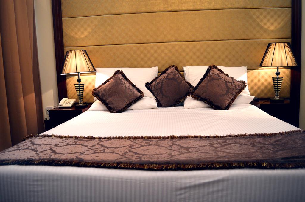 Milestone Hotel Apartment Dubaj Exteriér fotografie